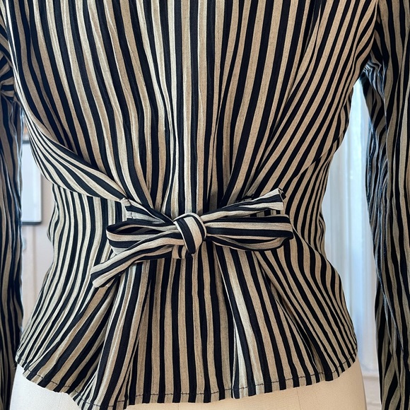 Casual Corner pin stripe blouse, size: M - Picture 8 of 10